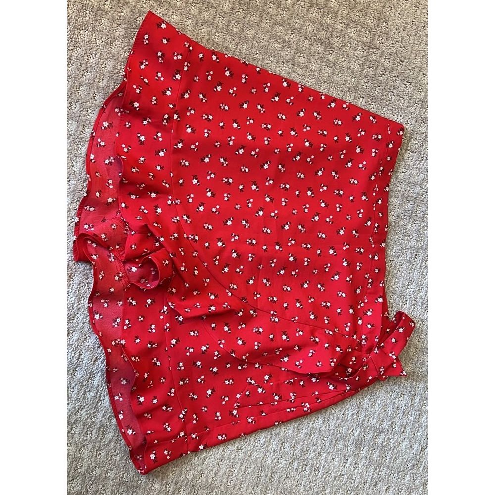 E & M Short Skirt